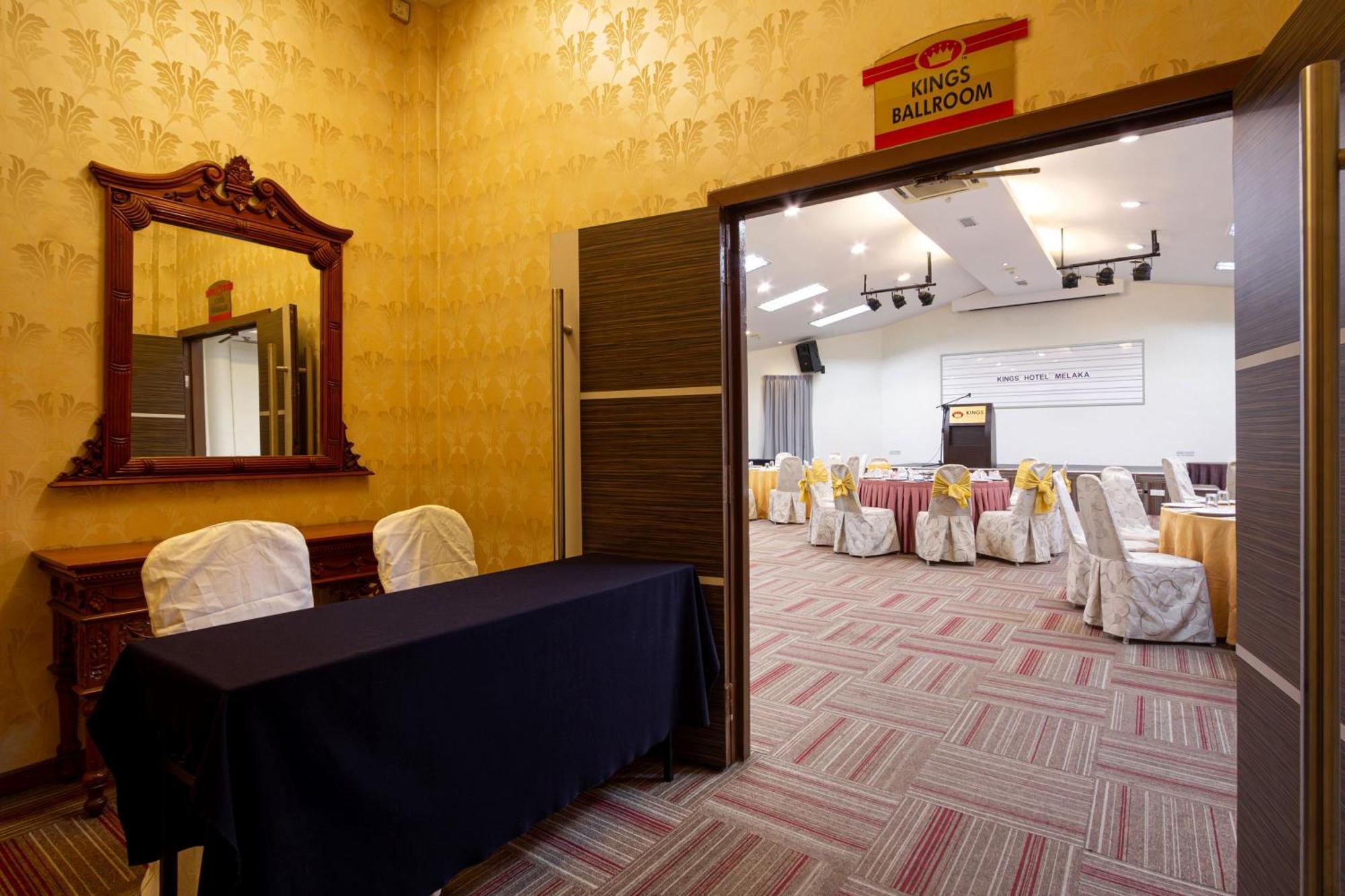 Kings Hotel Melaka Exterior photo