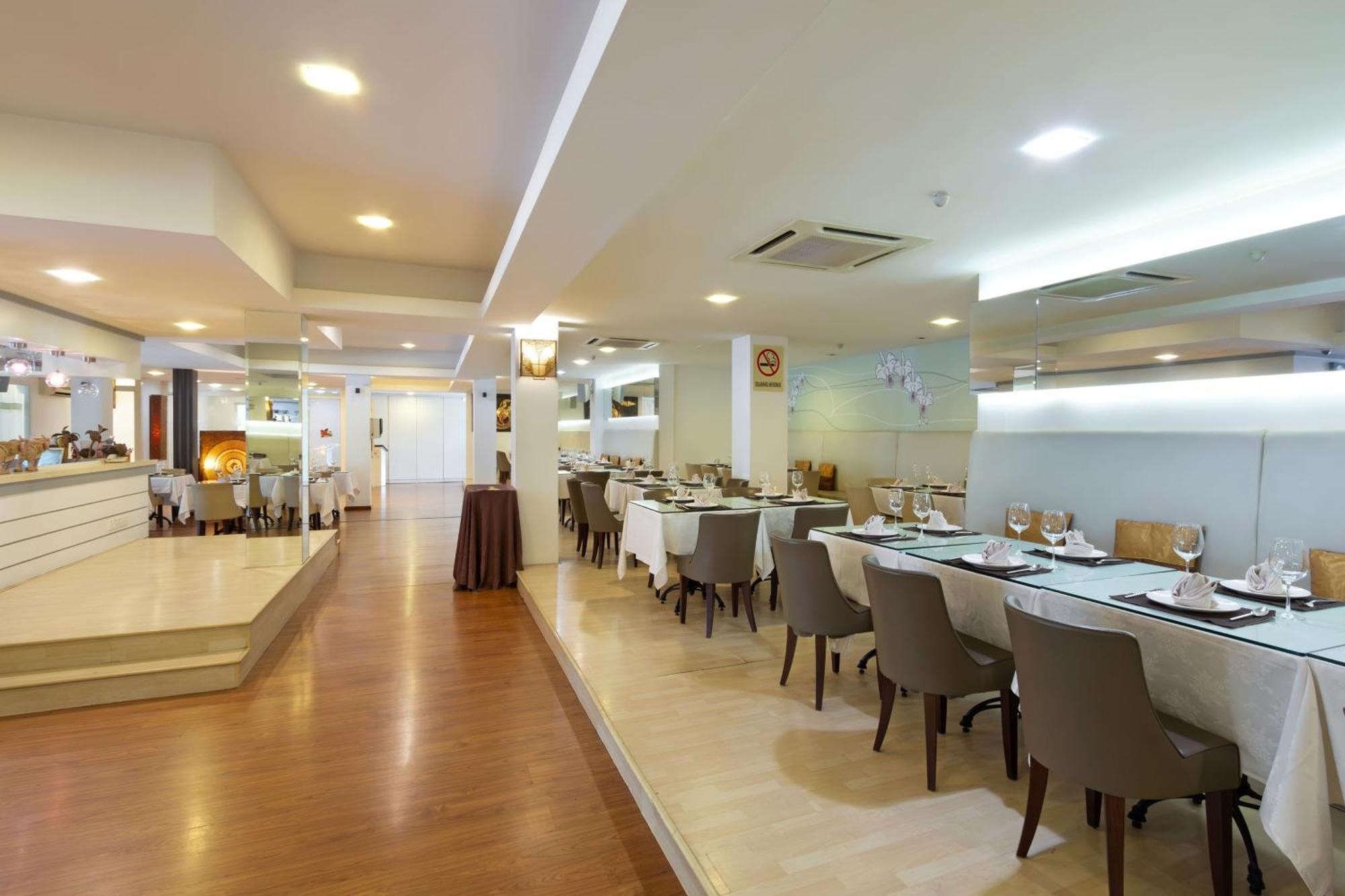 Kings Hotel Melaka Exterior photo